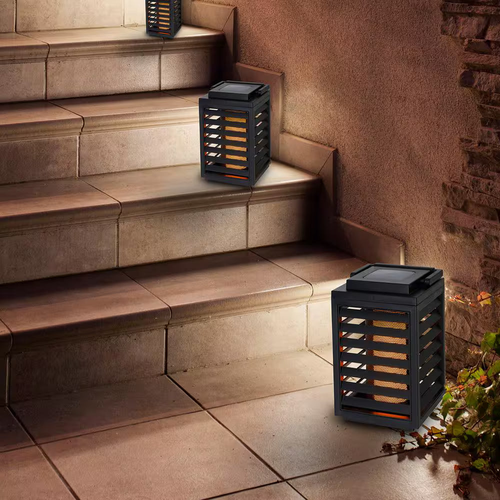 Hampton Bay Linterna solar para exteriores Ambrose Black Flicker Flame con LED integrado