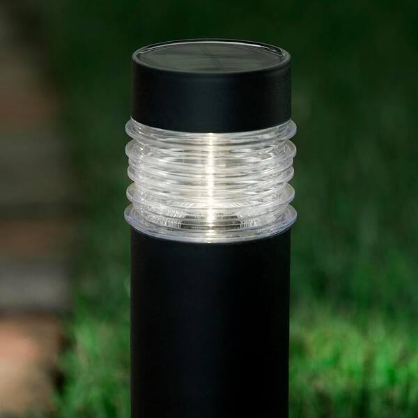 Hampton Bay Luz solar para exteriores de 8 lúmenes en color negro (paquete de 6) - Cueva de Machos 2.0