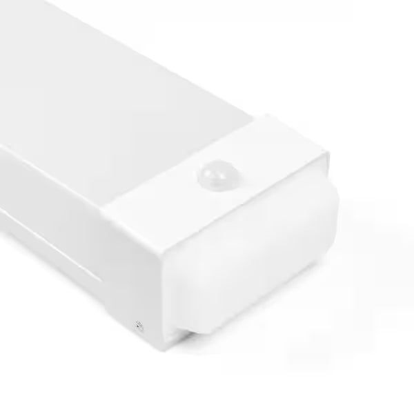 Commercial Electric Paquete de 1 unidad de luz LED integrada blanca de 1,2 m con sensor de movimiento y CCT ajustable, además de luz nocturna de 4000 lúmenes.